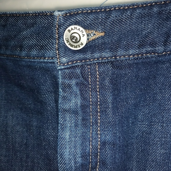 Banana Republic Jean skirt - Picture 2 of 4